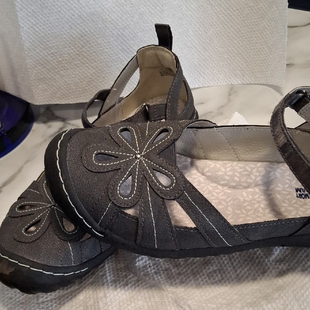Women's Gray Floral Strap Shoes